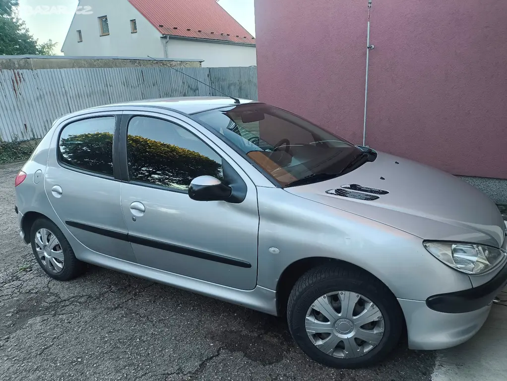 Peugeot 206 1.4 - klimatizace, airbagy, STK 12/27